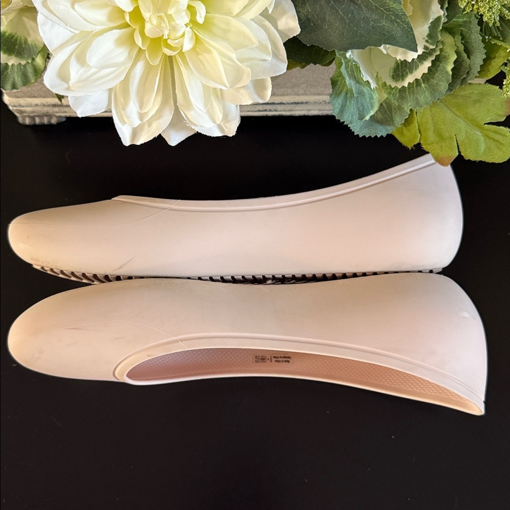 CROCS Women's Ballet Flats in Blush Pink - Picture 10 of 14